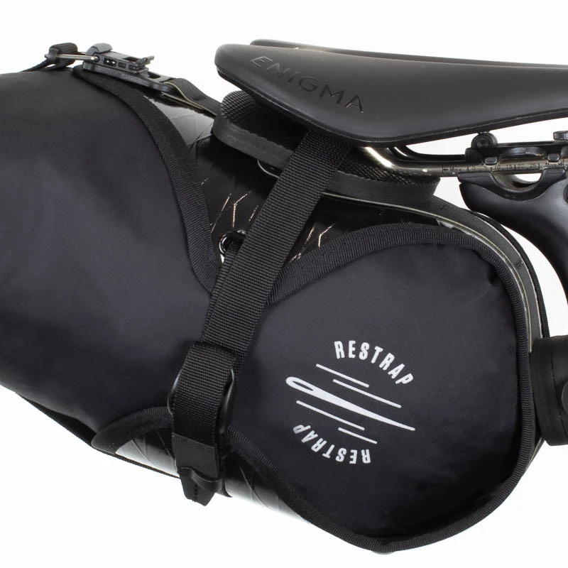 Restrap Race Saddle Bag Satteltasche Schwarz (7 Liter) 4 Restrap Race Saddle Bag Satteltasche Schwarz (7 Liter) – Bild 2