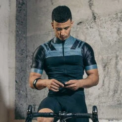 Wahoo Fitness Wahoo Tickr Fit Optischer Herzfrequenzmesser Dualband Bluetooth Smart & ANT+ Pulsmesser -Fahrradzubehör 59203880 04JyvtL5HCsm2Yg 1280x1280