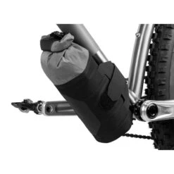 Apidura Backcountry Downtube Pack (1,8 L) - Unterrohrtasche -Fahrradzubehör 68922294 05elOpZ9AoIO5Zc 1280x1280