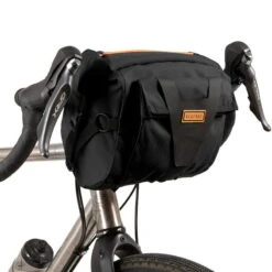 Restrap Bar Pack - Lenkertasche Mit Rolltop-Verschluss - 10 L Schwarz -Fahrradzubehör 68922867 03c3QjoA51xRMlG 1280x1280
