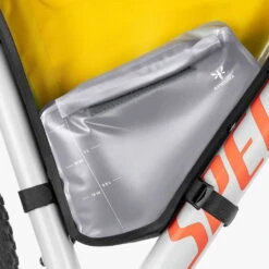 Apidura Frame Pack Hydration Bladder (1.5L) Trinkblase Für Apidura-Taschen 10 Apidura Frame Pack Hydration Bladder (1.5L) Trinkblase Für Apidura-Taschen -Fahrradzubehör 68923364 0375TDZrJeEOAoc 1280x1280
