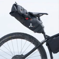 Geosmina Large Seat Bag - Große Bikepacking-Satteltasche 10 Geosmina Large Seat Bag - Große Bikepacking-Satteltasche -Fahrradzubehör 68924585 03orsoeTT9nxTka 1280x1280