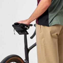 AEVOR Bike Saddle Bag Proof Black -Fahrradzubehör 68924685 05 1280x1280