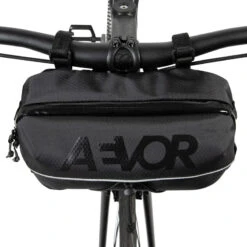 AEVOR Bar Bag Proof Black Lenker- Und Slingtasche 4 Liter - Schwarz -Fahrradzubehör 68925497 05 1280x1280