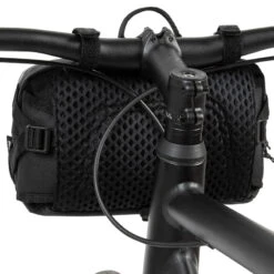 AEVOR Bar Bag Proof Black Lenker- Und Slingtasche 4 Liter - Schwarz -Fahrradzubehör 68925497 06 1280x1280